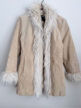 Mix It Vintage 90s Suede Embroidered Penny Lane Daisy Jones Coat cream fur trim